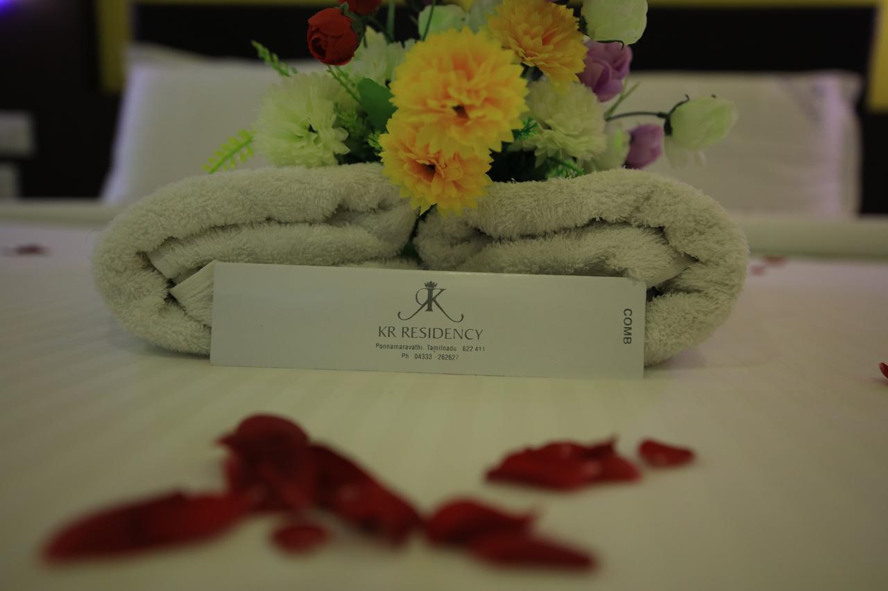 Kr Residency Hotel Kānādukāttān Esterno foto