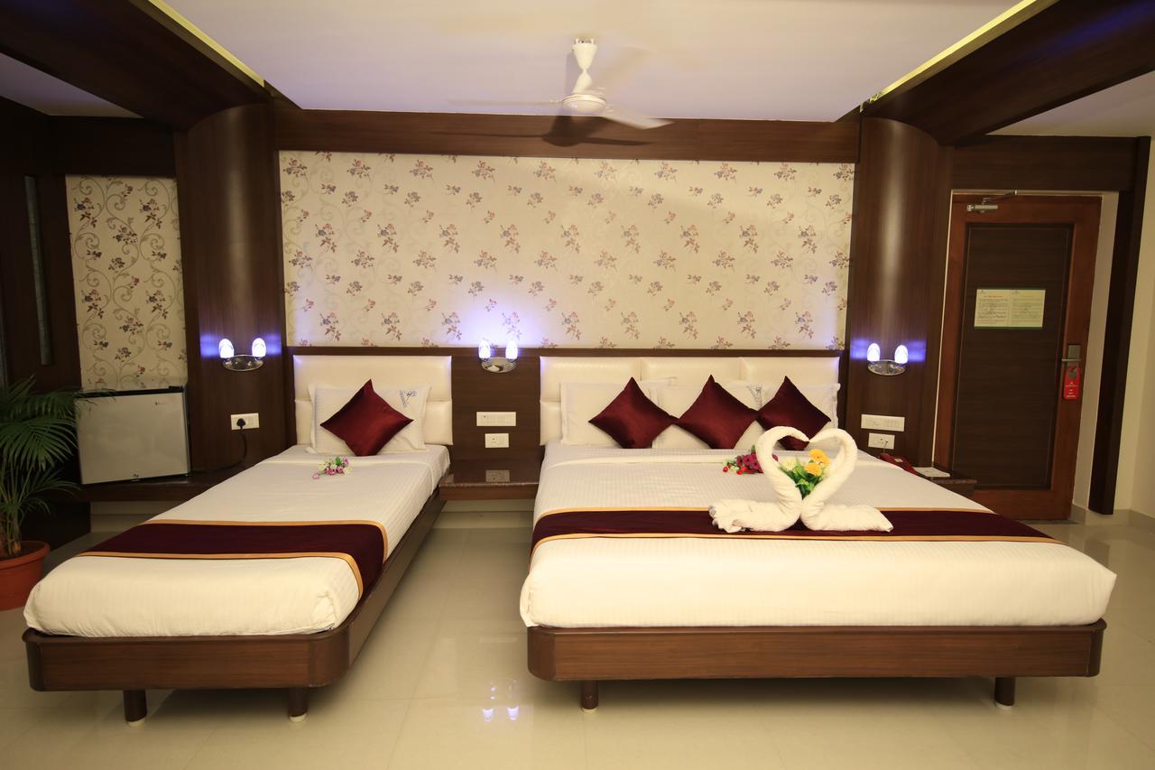 Kr Residency Hotel Kānādukāttān Camera foto